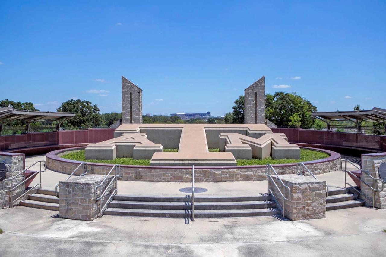 Holiday Inn & Suites College Station-Aggieland By Ihg Bagian luar foto