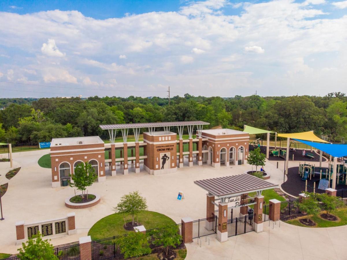 Holiday Inn & Suites College Station-Aggieland By Ihg Bagian luar foto